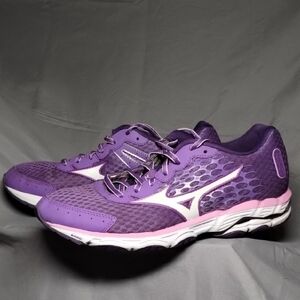 Mizuno Women's Purple and Pink Athletic Shoes